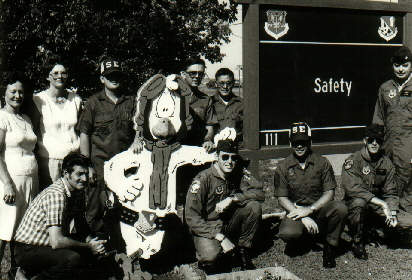 f111se.jpg (29177 bytes)