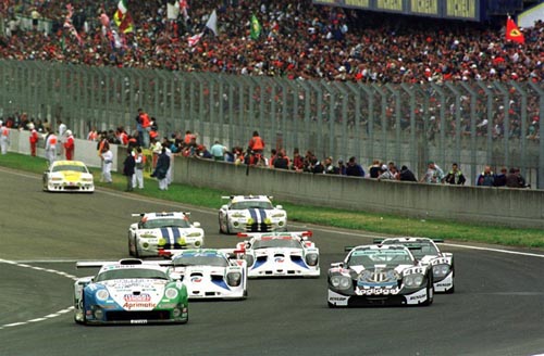 The start of the 1997 24 Hours of Le Mans