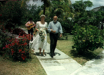 Carole begins her trip from the hotel to the beach