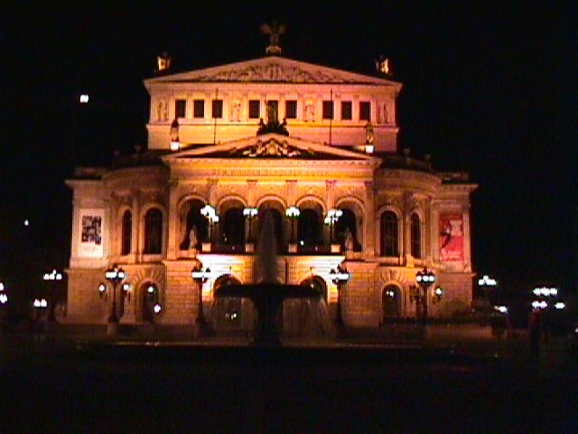 Frankfurt-AlteOper-01.jpg