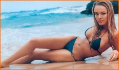 Girl of the Moment - Amanda Marcum