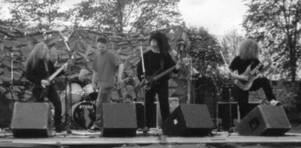 GUTS live in Link�ping '99