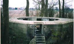 gunpit.jpg (241843 bytes)