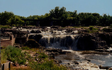 falls.jpg (22522 bytes)