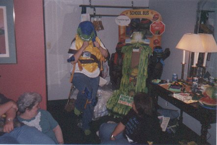 hotelparty4.jpg (28914 bytes)