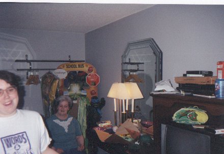 hotelparty8.jpg (26435 bytes)