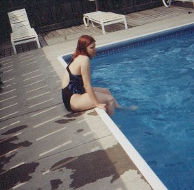 poolparty5.jpg (20715 bytes)