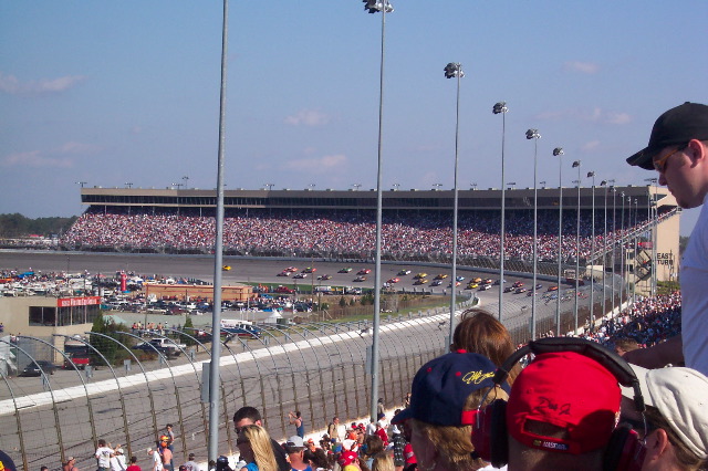 The cars during the yellow flag on turn 3