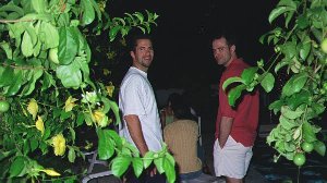 00000158.JPG (46960 bytes)