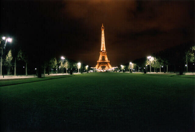 La Tour Eiffel at night