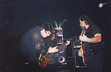 Elvis11.JPG (9286 bytes)