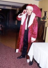 04Claus.jpg (11708 bytes)