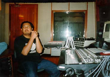 bimbo.jpg (26581 bytes)