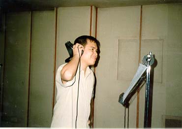 med_studio.jpg (19175 bytes)