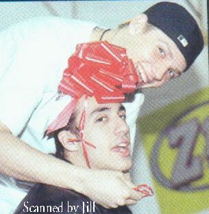 dabow.jpg (36105 bytes)