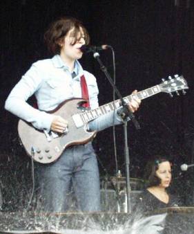 Sleater Kinney: singing in the rain