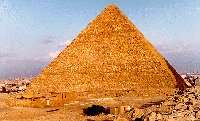 who built pyramids