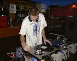 6_pence_1_thumb.jpg (6440 bytes)