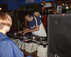 Dj_Nyblz_1_thumb.jpg (6835 bytes)