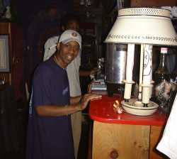 Damion_1_thumb.jpg (7249 bytes)