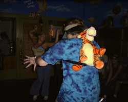 People_1_thumb.jpg (4996 bytes)