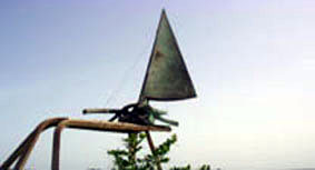 Monumento a La Vela Latina, Juan A. Giraldo, y los barquillos de vela latina en Lanzarote.