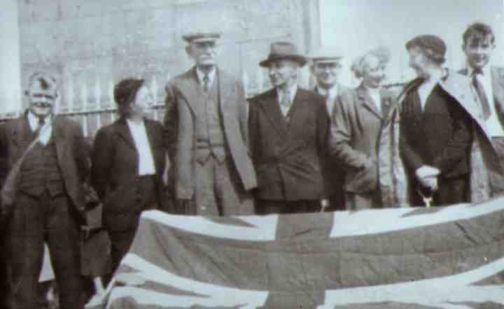 Langholm members of Burns Club awaiting the unveiling