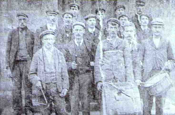 Langholm Flute Band in 1903