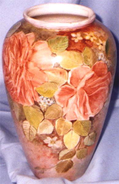 rosevase.jpg (37038 bytes)