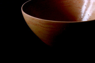 bowl by HANNEKE VENBRKX, ceramics, 1987. Diameter 15,7 cm.