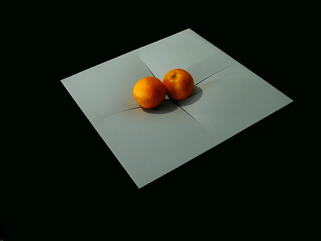 This 'BOWL' is very simply folded: two cuts in the material and when one puts fruit on it, the polypropylene gives way to the fruit. The maker is RICHARD WALRAVEN.