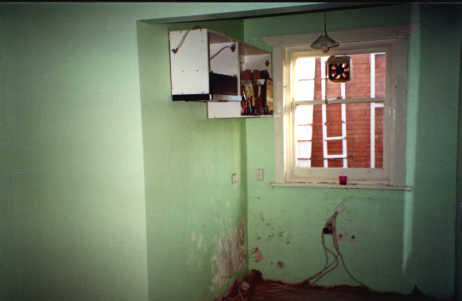 dec1.jpg - 34203 Bytes