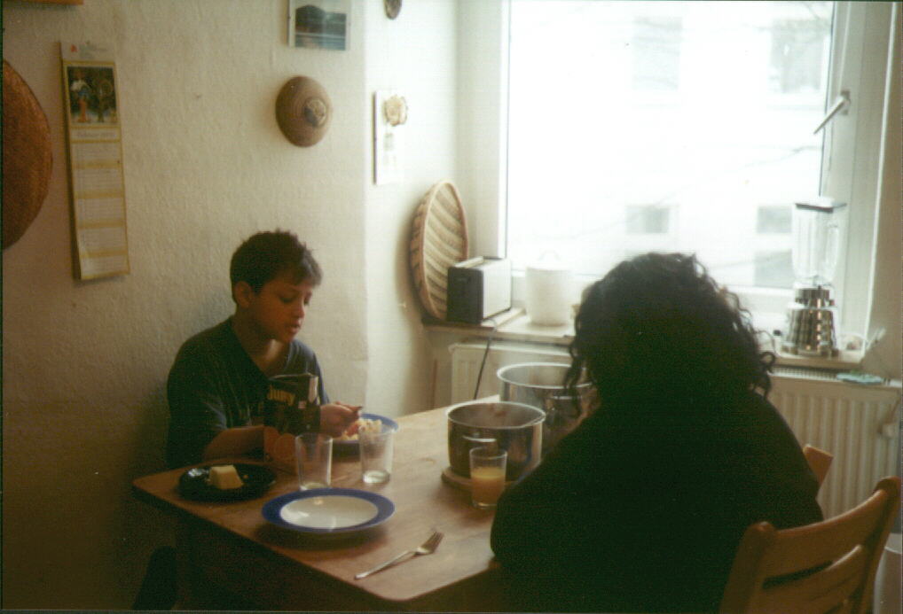 kitchen.jpg - 72914 Bytes