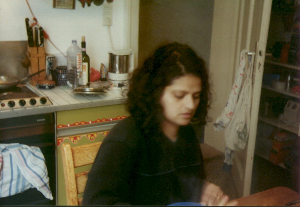 kitchen2.jpg - 80352 Bytes