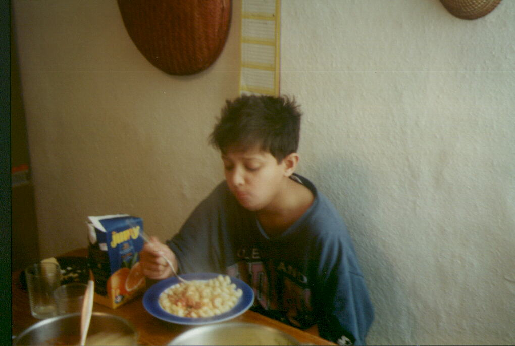 kitchen3.jpg - 70750 Bytes