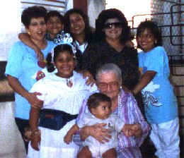 Primas, hermana, abuela