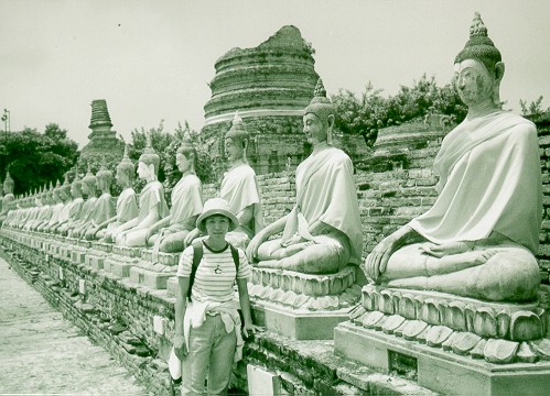 ayuthaya.jpg (75937 bytes)