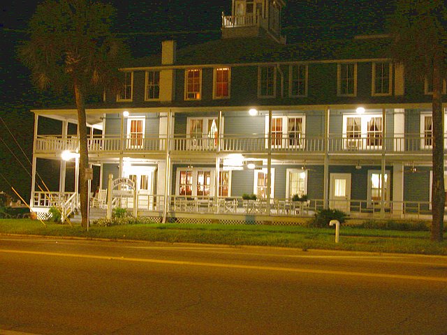 <b>Apalachicola by night