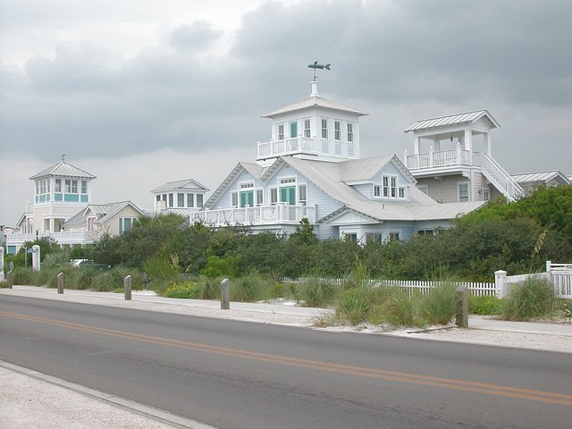 <b>Sea Side Village