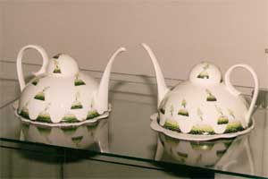 �������