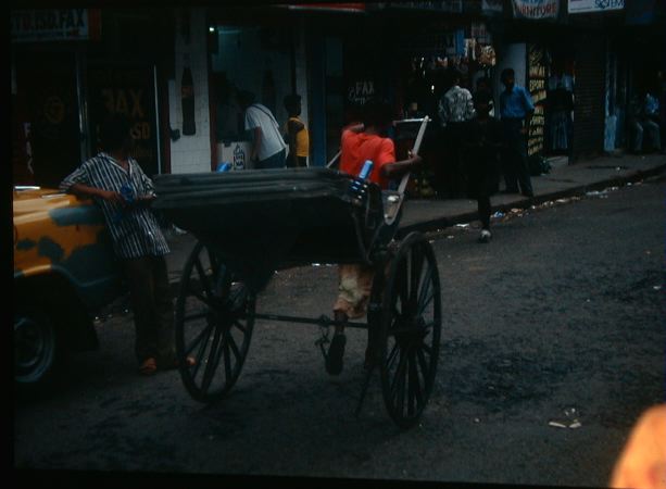 image/rickshaw_in_sudder_street.jpg, 31.4K