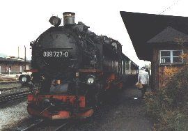 099 727-0 at Freital Hainsberg