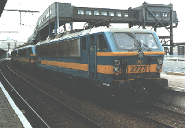 2727 at Oostende station