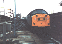 40062 approaches Dundee Station