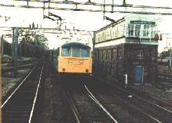 85018 and Northampton No.2 signalbox