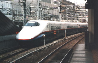 223-6 at Tokyo station