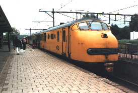 138, a plan U 3-car DMU