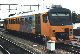 3115, a single car 'Wadloper' DMU