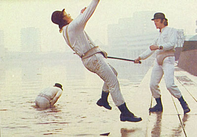 a clockwork orange fight.jpg (30141 bytes)