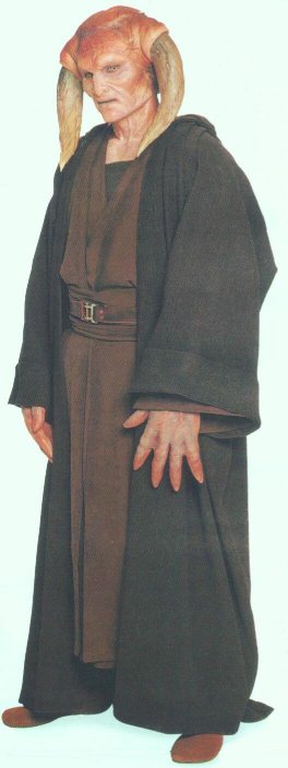 Saesee Tiin wears the traditional Jedi robes.